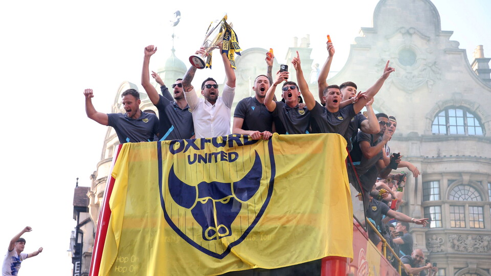 Bus Parade Des Trophy