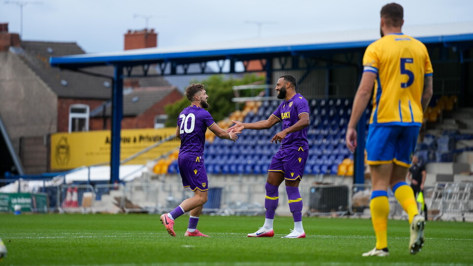 Tom Bradshaw Scores Against Mansfield Town